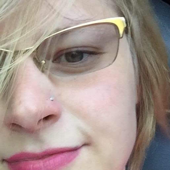 Meet your Posher, Anne Elizabeth - Picture 3 of 3